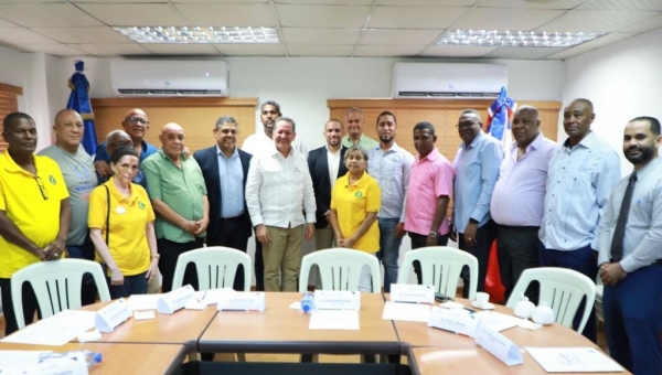 Promipyme  sostiene encuentro con  varias fundaciones